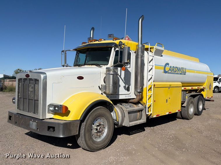 image for item FK4637 2012 Peterbilt 367 fuel truck