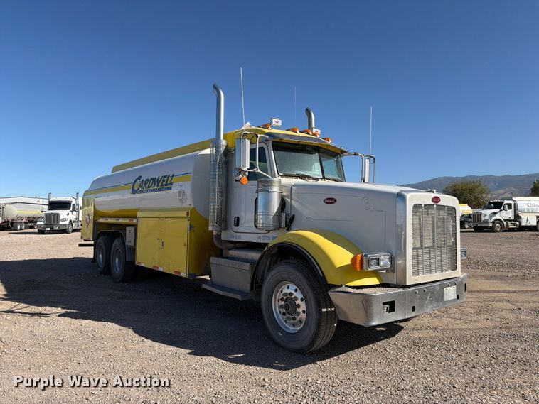 image for item FK4637 2012 Peterbilt 367 fuel truck