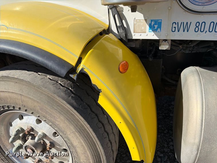 image for item FK4637 2012 Peterbilt 367 fuel truck