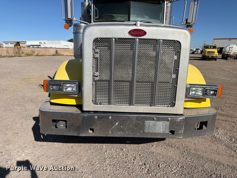 image for item FK4637 2012 Peterbilt 367 fuel truck