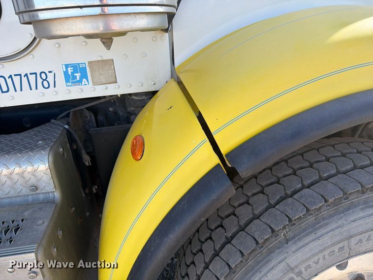 image for item FK4637 2012 Peterbilt 367 fuel truck