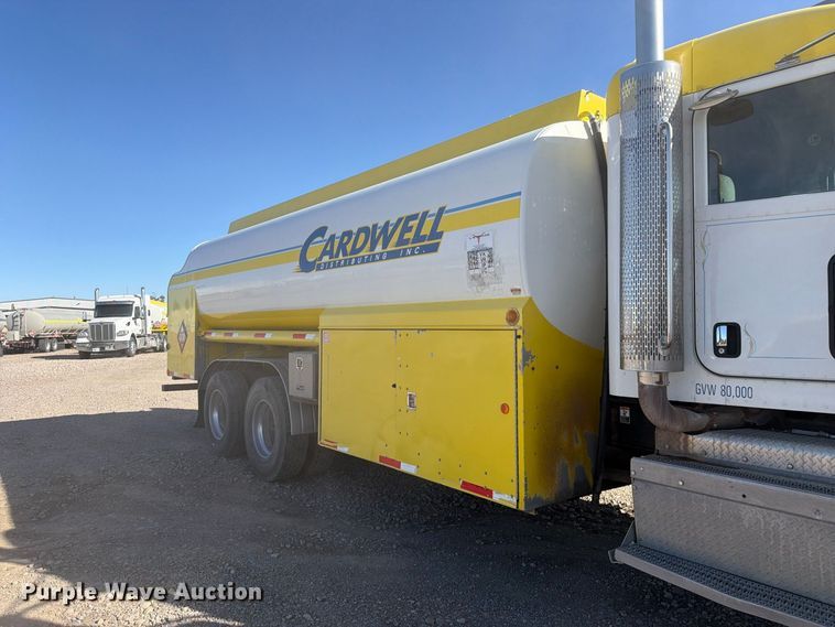 image for item FK4637 2012 Peterbilt 367 fuel truck