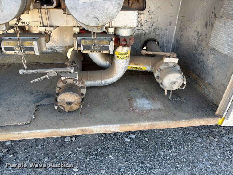 image for item FK4637 2012 Peterbilt 367 fuel truck