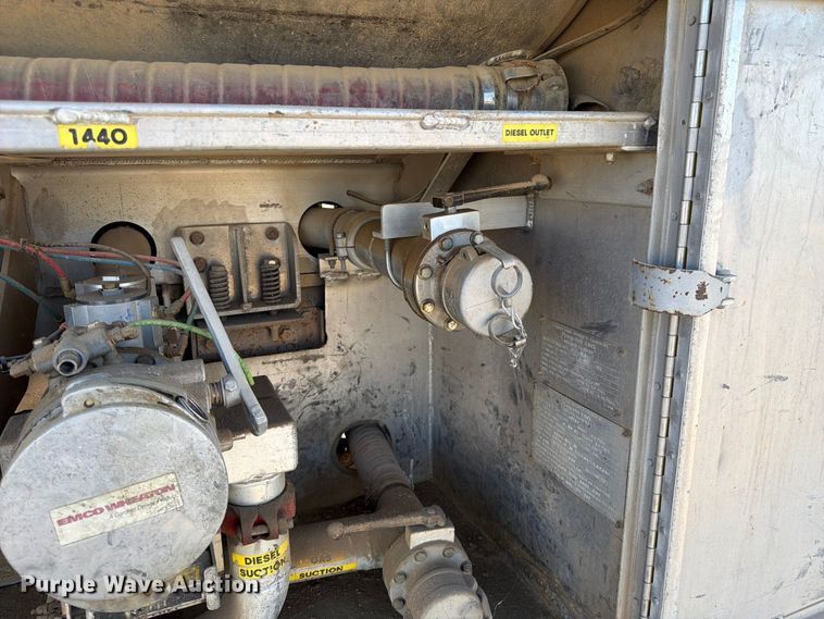 image for item FK4637 2012 Peterbilt 367 fuel truck