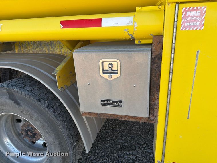 image for item FK4637 2012 Peterbilt 367 fuel truck