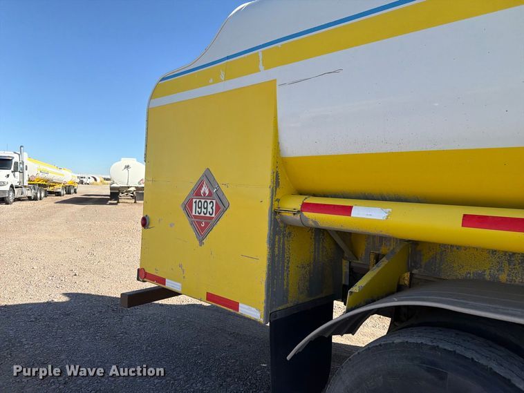 image for item FK4637 2012 Peterbilt 367 fuel truck