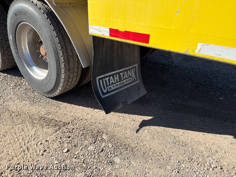 image for item FK4637 2012 Peterbilt 367 fuel truck