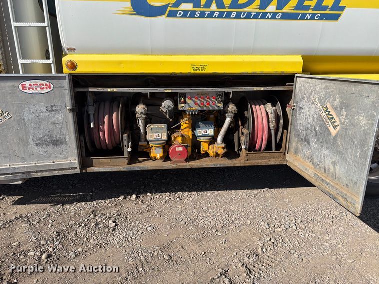 image for item FK4637 2012 Peterbilt 367 fuel truck