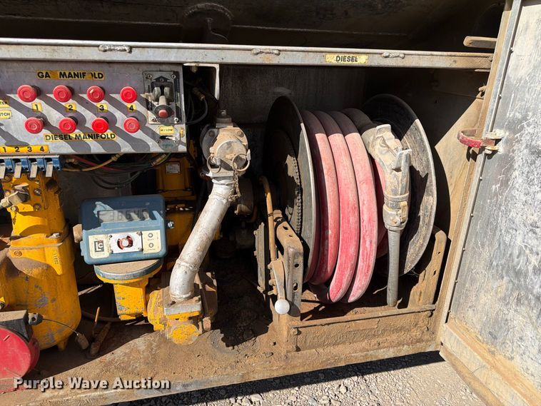 image for item FK4637 2012 Peterbilt 367 fuel truck