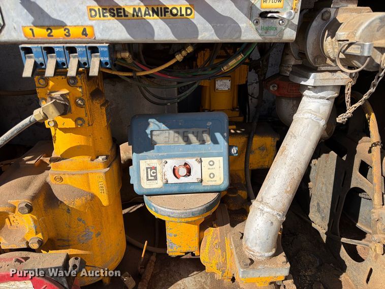 image for item FK4637 2012 Peterbilt 367 fuel truck