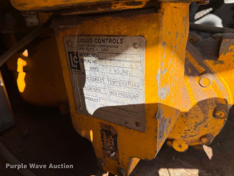 image for item FK4637 2012 Peterbilt 367 fuel truck