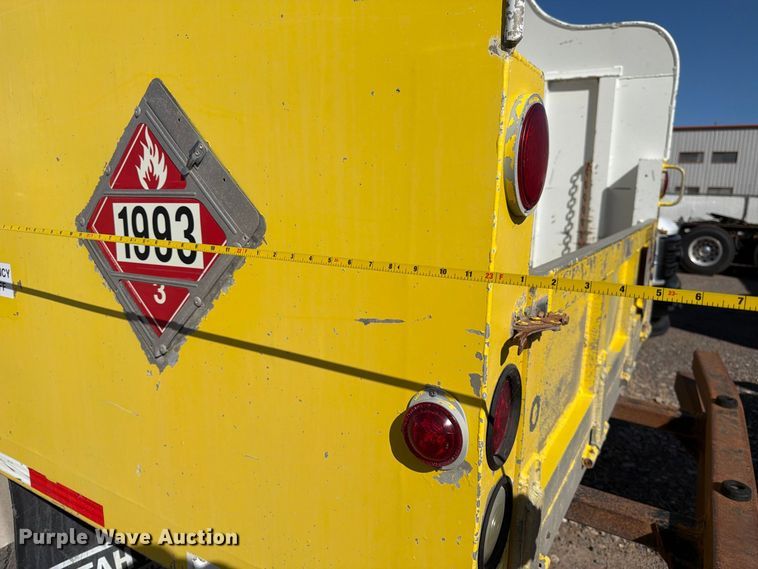 image for item FK4637 2012 Peterbilt 367 fuel truck