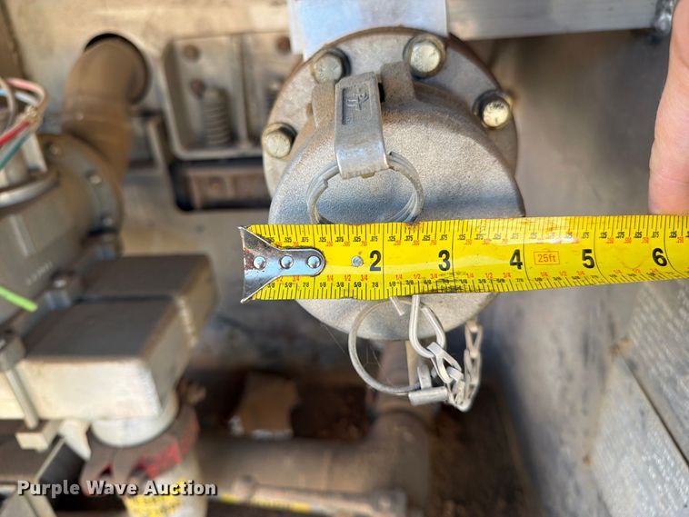 image for item FK4637 2012 Peterbilt 367 fuel truck