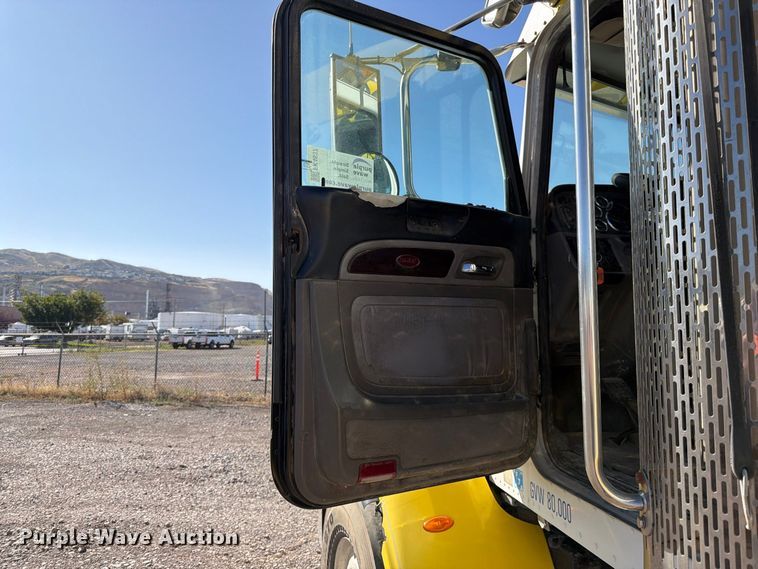 image for item FK4637 2012 Peterbilt 367 fuel truck