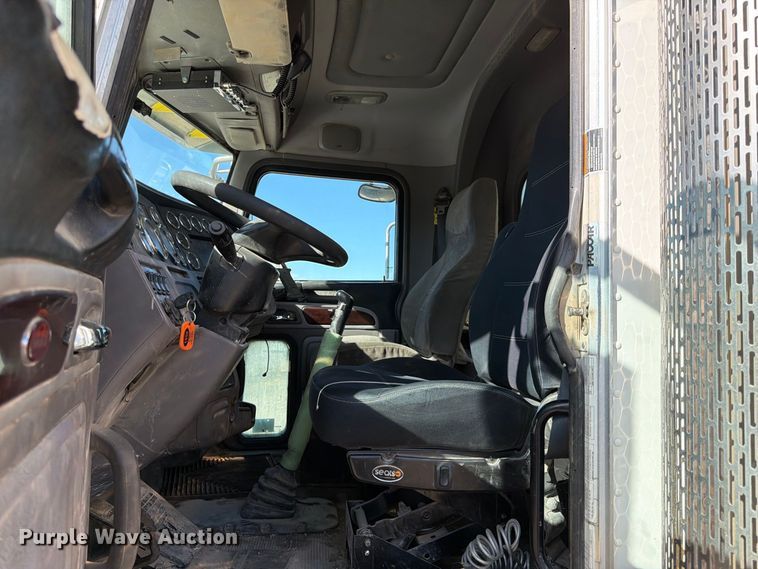 image for item FK4637 2012 Peterbilt 367 fuel truck