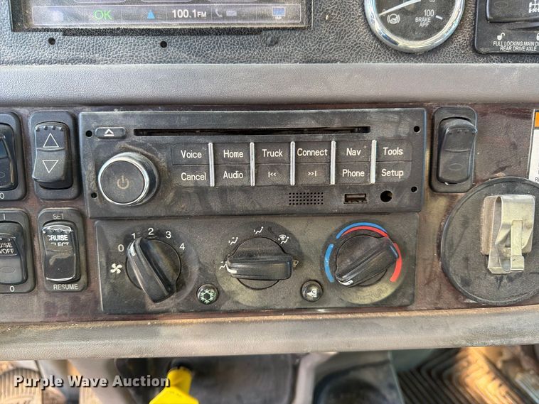 image for item FK4637 2012 Peterbilt 367 fuel truck