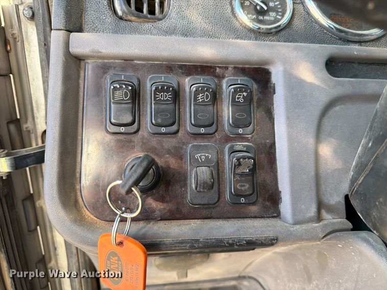 image for item FK4637 2012 Peterbilt 367 fuel truck