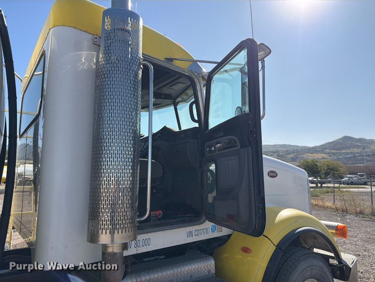 image for item FK4637 2012 Peterbilt 367 fuel truck