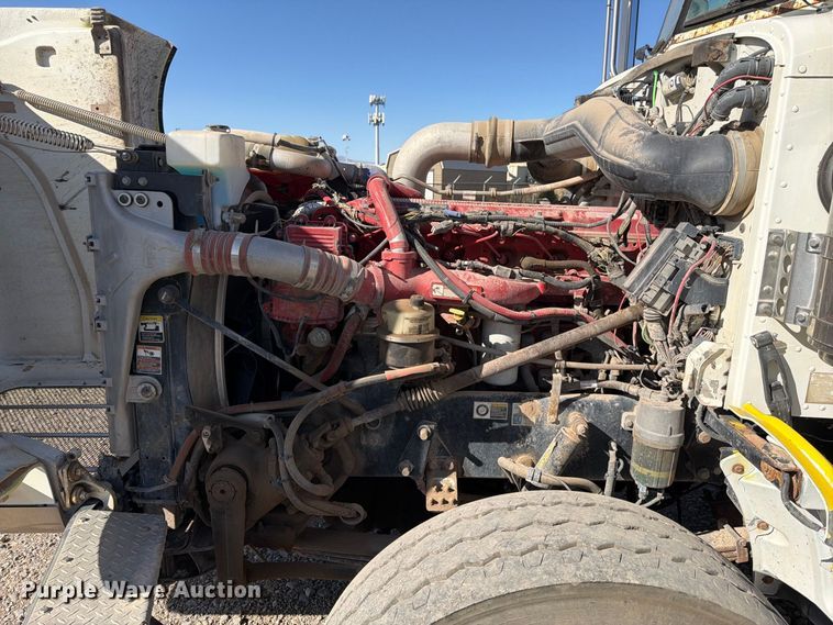 image for item FK4637 2012 Peterbilt 367 fuel truck