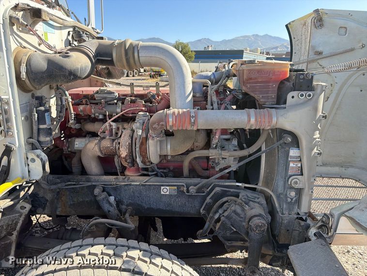 image for item FK4637 2012 Peterbilt 367 fuel truck