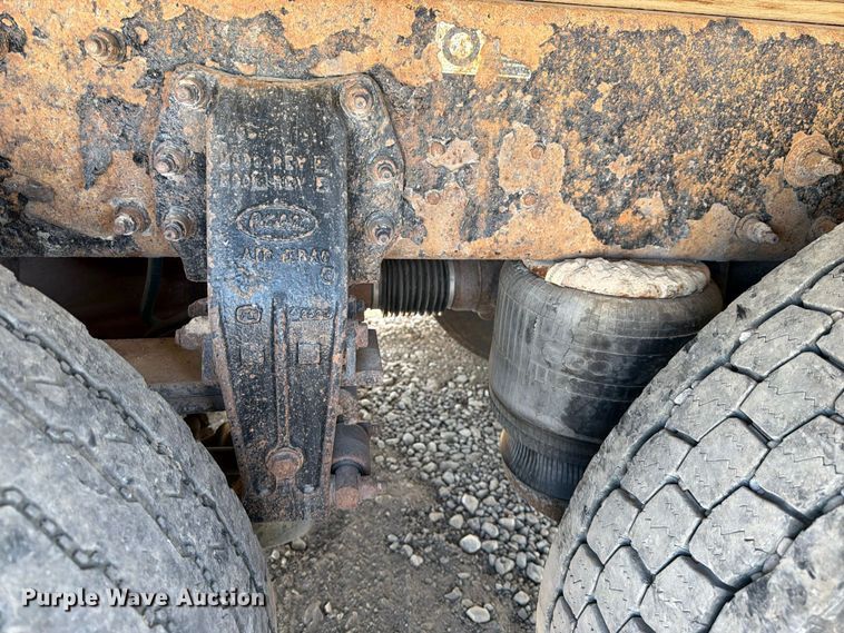 image for item FK4637 2012 Peterbilt 367 fuel truck