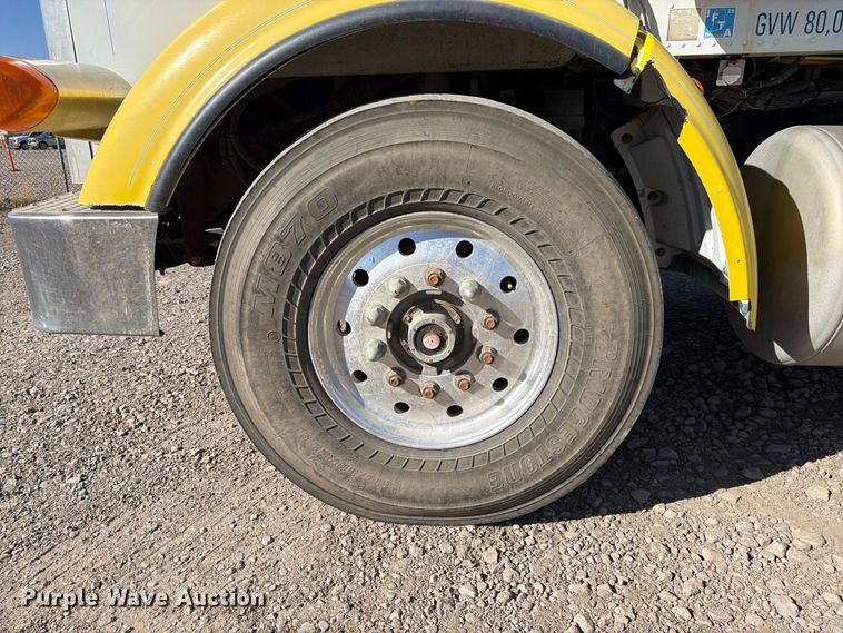 image for item FK4637 2012 Peterbilt 367 fuel truck