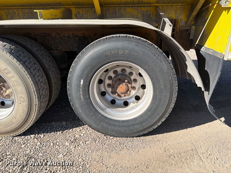 image for item FK4637 2012 Peterbilt 367 fuel truck