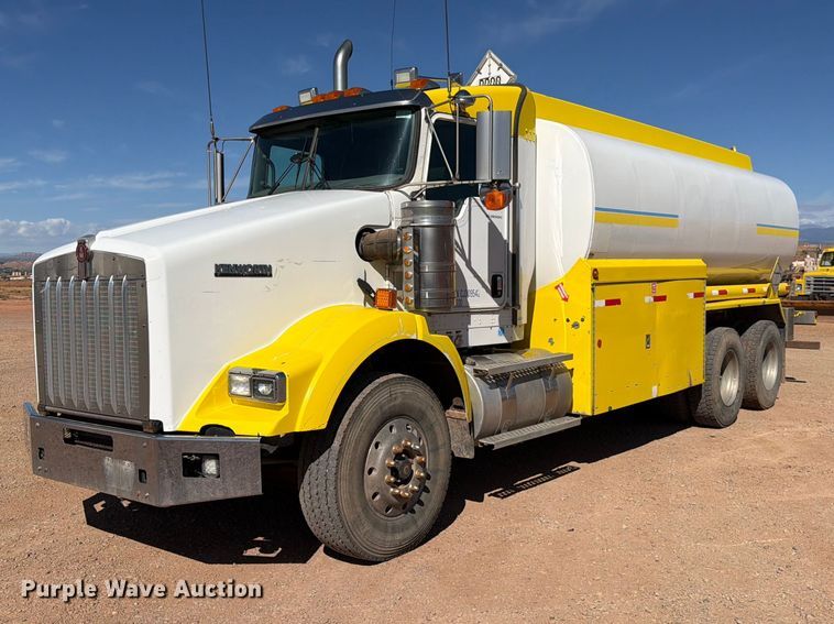 image for item FK4639 2012 Kenworth T800 fuel truck