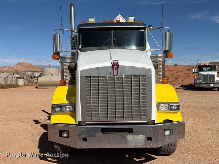 image for item FK4639 2012 Kenworth T800 fuel truck