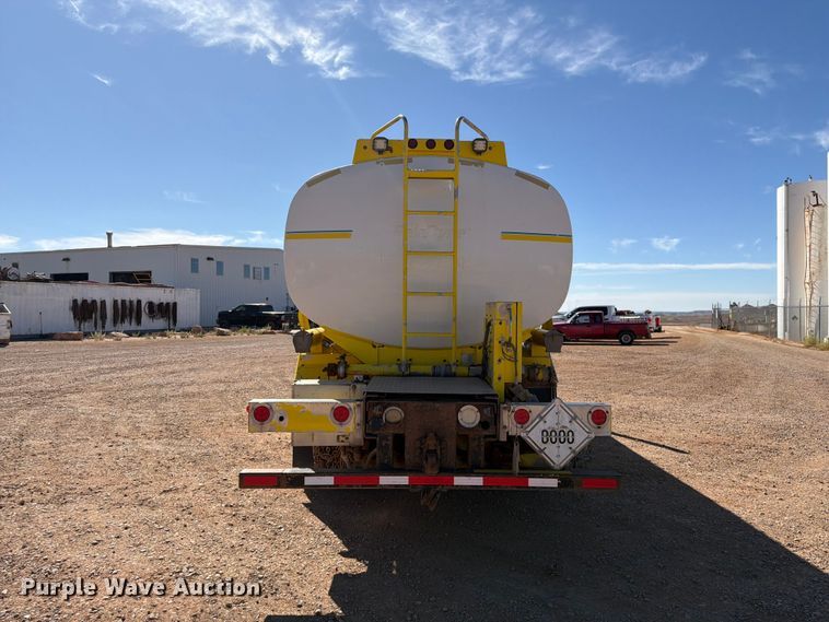 image for item FK4639 2012 Kenworth T800 fuel truck