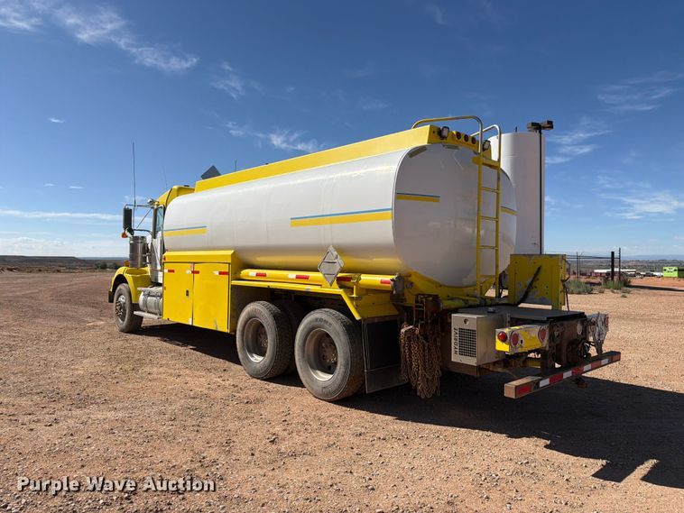 image for item FK4639 2012 Kenworth T800 fuel truck