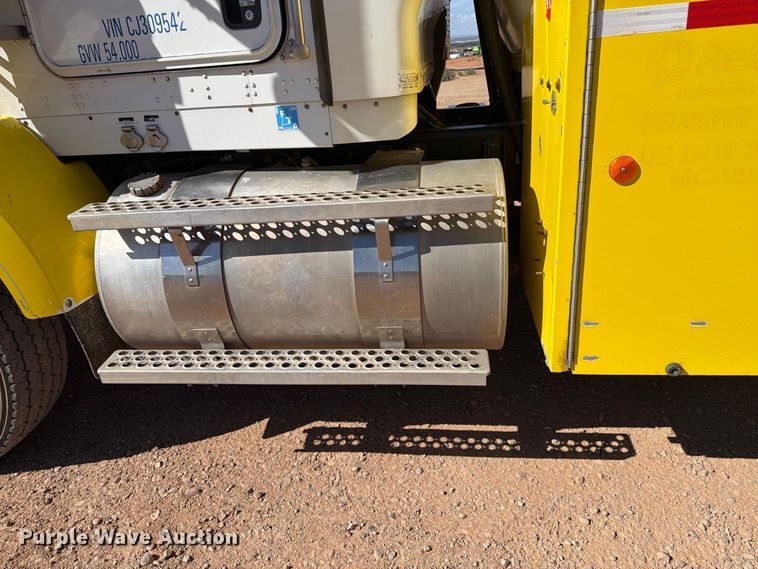 image for item FK4639 2012 Kenworth T800 fuel truck