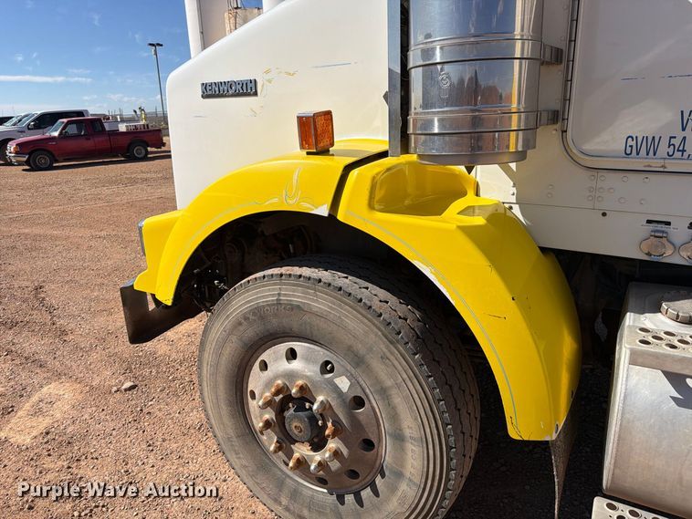 image for item FK4639 2012 Kenworth T800 fuel truck