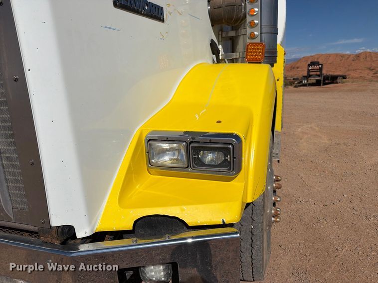 image for item FK4639 2012 Kenworth T800 fuel truck
