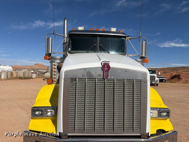 image for item FK4639 2012 Kenworth T800 fuel truck