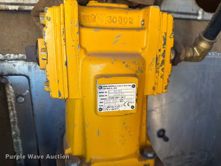 image for item FK4639 2012 Kenworth T800 fuel truck