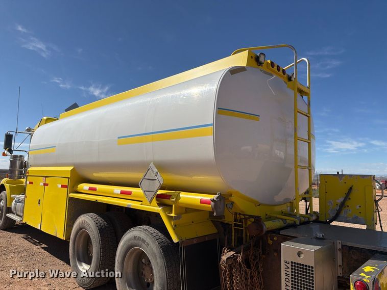 image for item FK4639 2012 Kenworth T800 fuel truck