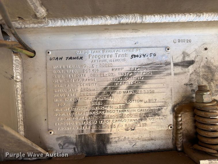 image for item FK4639 2012 Kenworth T800 fuel truck