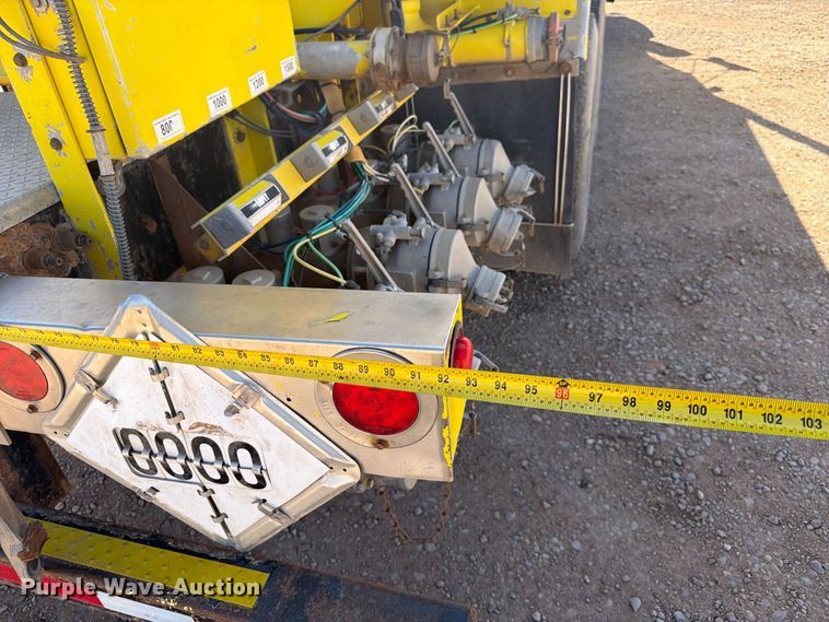 image for item FK4639 2012 Kenworth T800 fuel truck