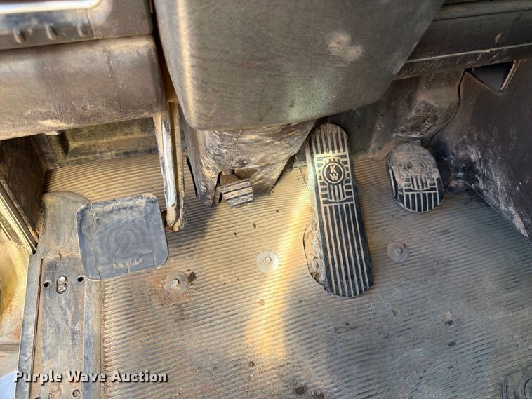 image for item FK4639 2012 Kenworth T800 fuel truck