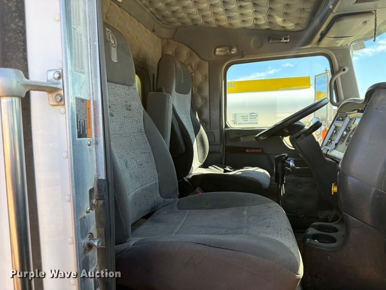 image for item FK4639 2012 Kenworth T800 fuel truck