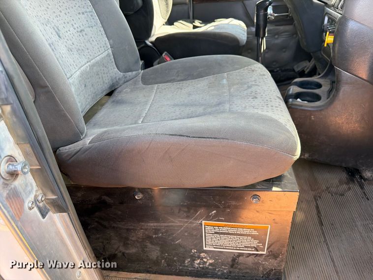 image for item FK4639 2012 Kenworth T800 fuel truck