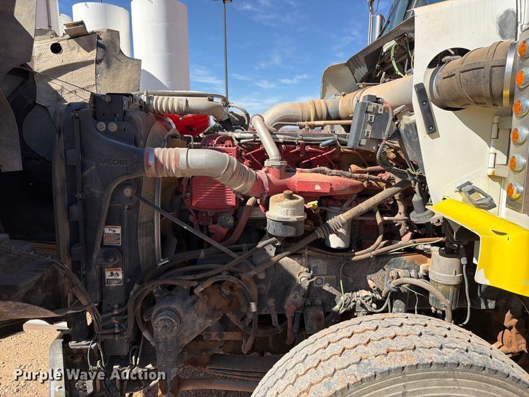 image for item FK4639 2012 Kenworth T800 fuel truck