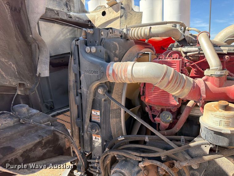 image for item FK4639 2012 Kenworth T800 fuel truck