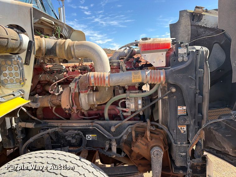image for item FK4639 2012 Kenworth T800 fuel truck