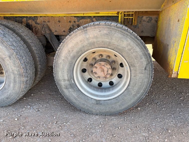 image for item FK4639 2012 Kenworth T800 fuel truck