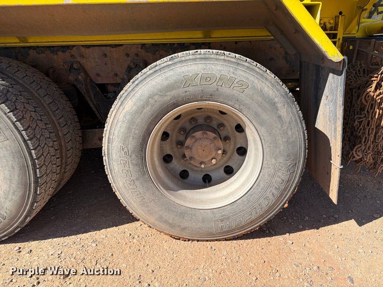 image for item FK4639 2012 Kenworth T800 fuel truck