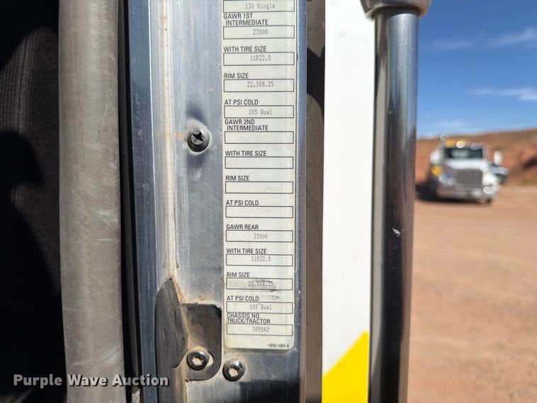 image for item FK4639 2012 Kenworth T800 fuel truck