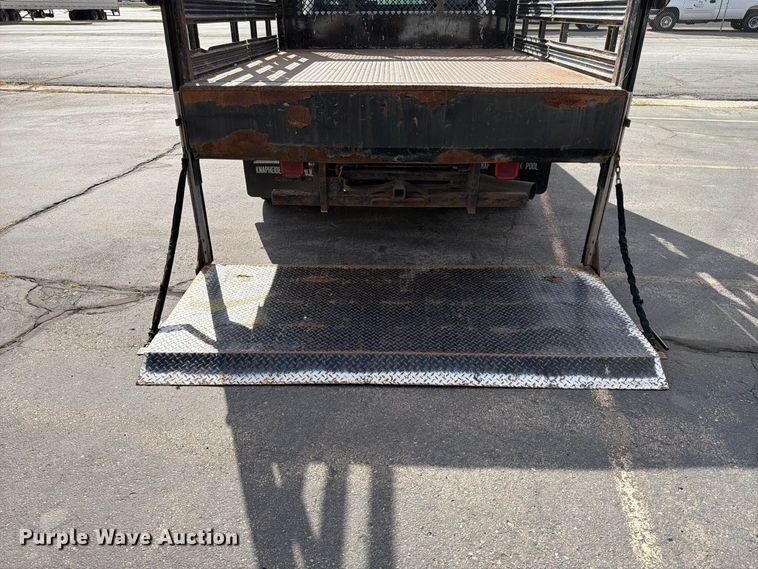 image for item FK4640 2011 Chevrolet Silverado 3500HD Crew Cab flatbed pickup truck
