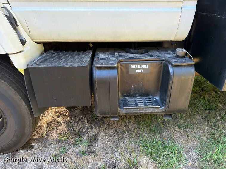 image for item FK4645 2001 Chevrolet C7 bucket truck